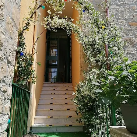 Auberge de jeunesse Perla Del Levante *