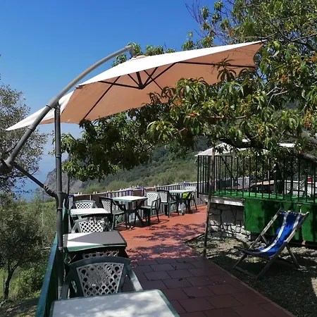 Perla Del Levante Auberge de jeunesse *