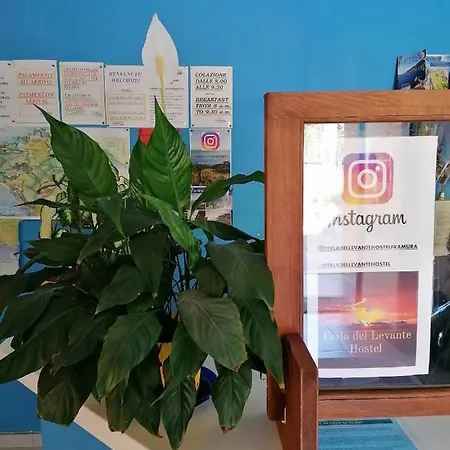 Hostel Perla Del Levante *