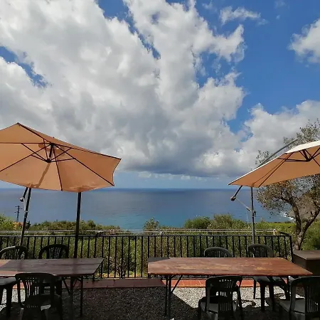 Perla Del Levante Hostel