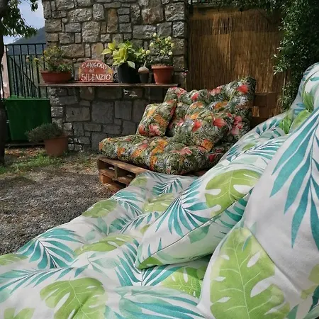 Perla Del Levante Hostel