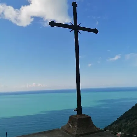 Perla Del Levante بيت شباب *