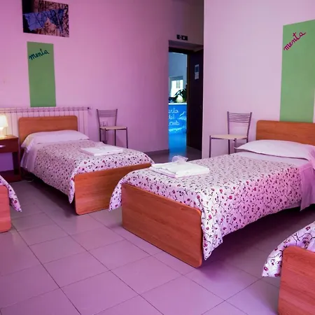 Perla Del Levante Hostel *