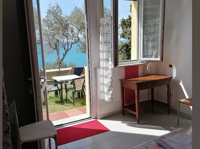 Auberge de jeunesse Perla Del Levante *